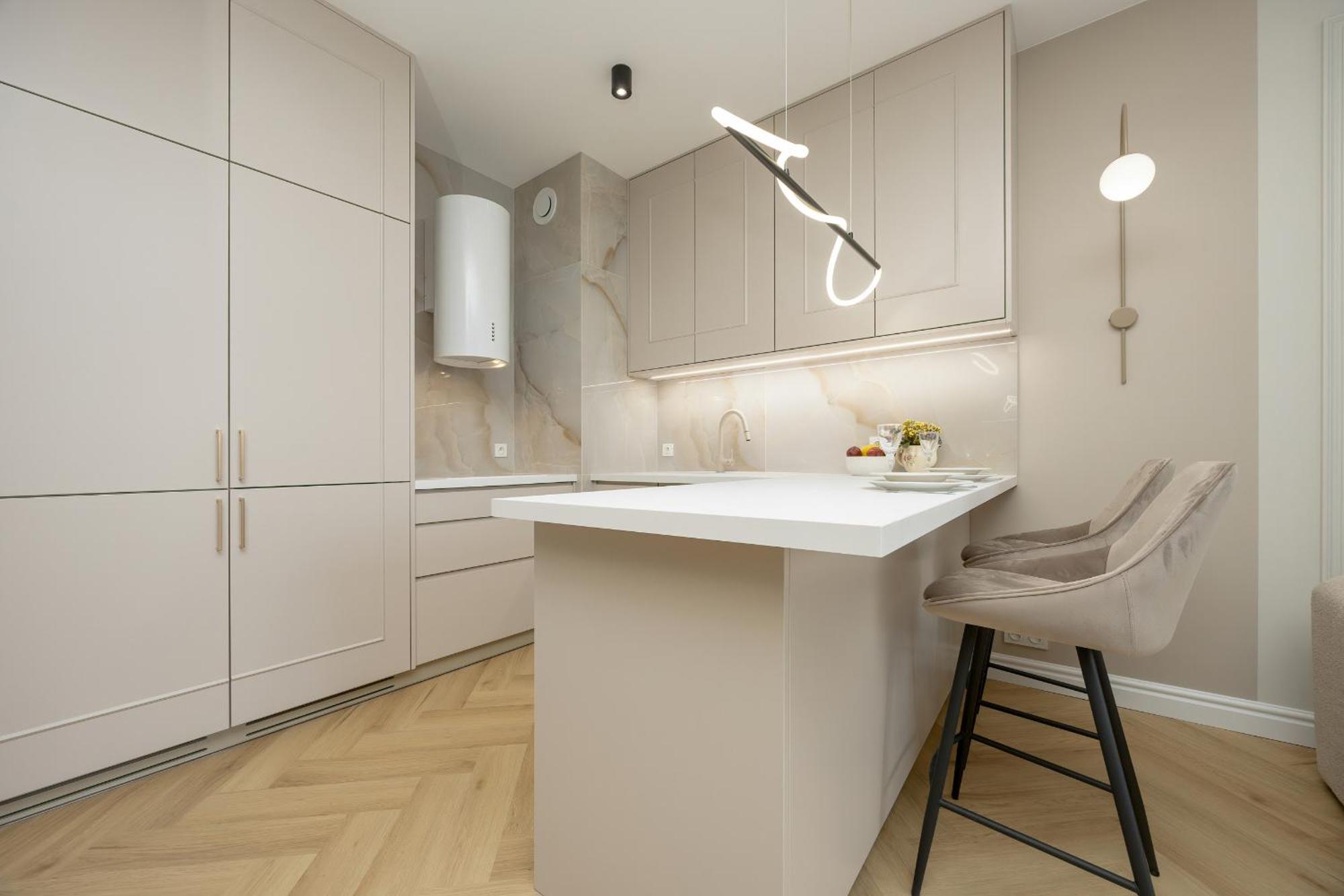 Zupnicza Elegant With Balcony By Renters * Варшава