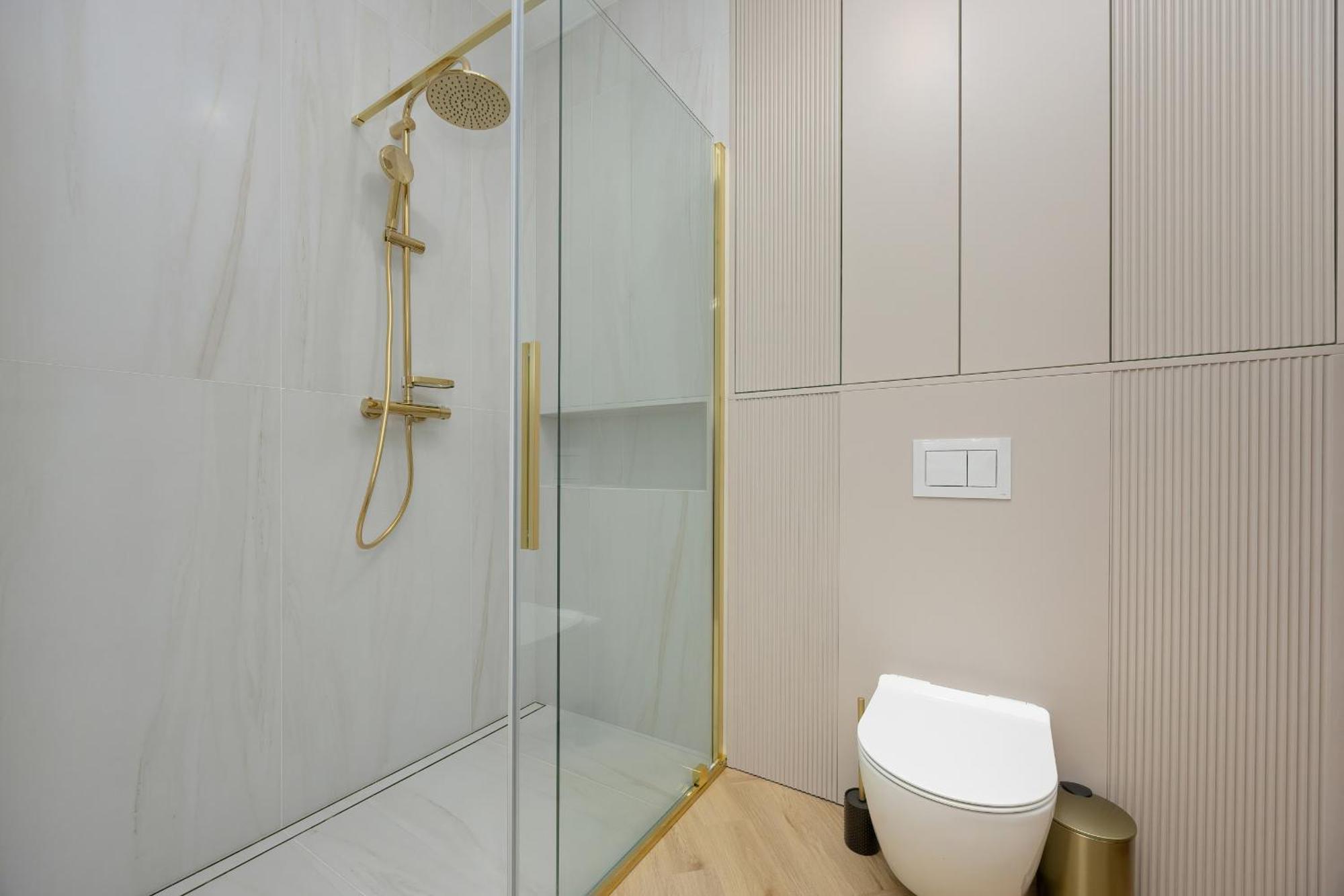 Zupnicza Elegant With Balcony By Renters Warsaw