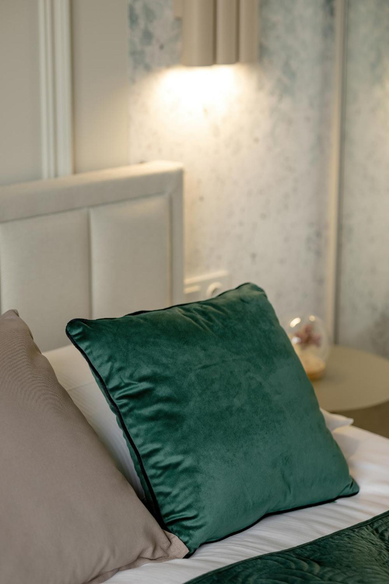 Apartment Zupnicza Elegant With Balcony By Renters