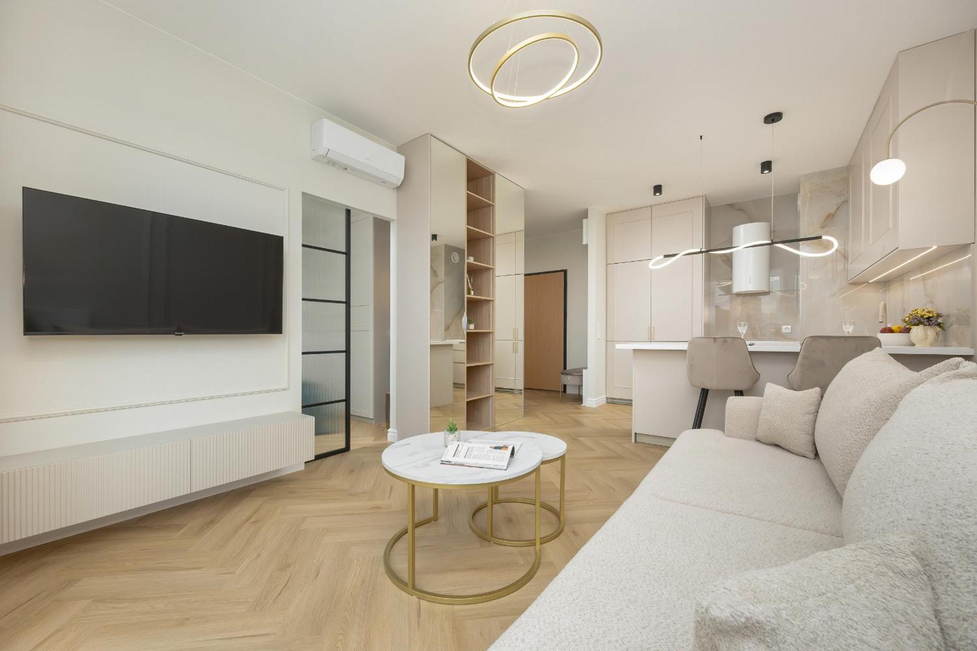 Zupnicza Elegant With Balcony By Renters Apartment Warsaw